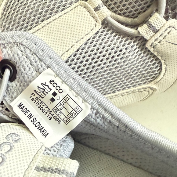 Women's Ecco Slip On Sneakers, Size 10 - Picture 7 of 9